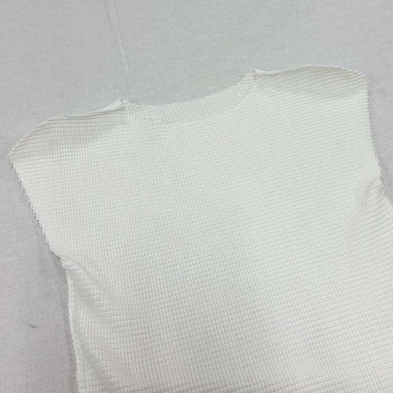 イッセイミヤケ ISSEY MIYAKE タンクトップ タンクトップ me ワッフルプリーツ カットソー ノースリーブ 無地 MI31KK367 - 無地 白 / ホワイト / white レディース USED 古着 中古 50164169