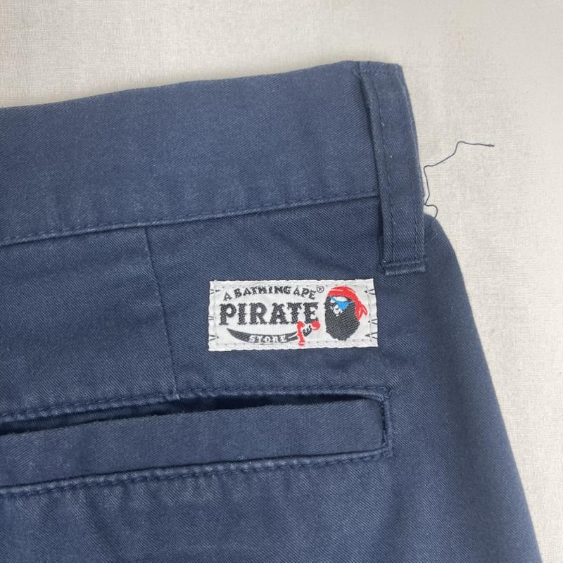 アベイシングエイプ A BATHING APE パンツ ショートパンツ 日本製 ワーク ハーフパンツ クロップド パンツ 4860-152-001 M 紺 / ネイビー / navy メンズ USED 古着 中古 50164175