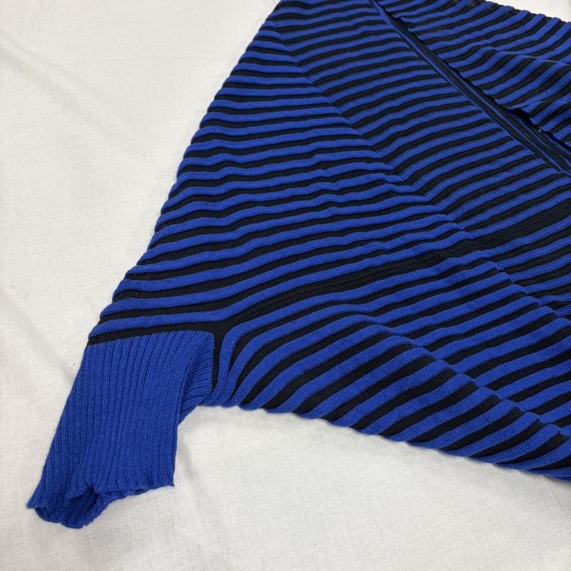 イッセイミヤケ ISSEY MIYAKE カーディガン 半袖 ボーダー ボレロ カーディガン 薄手 ニット ジャケット レーヨン リネン ドルマン 2 ボーダー柄 黒 / ブラック / black X 青 / ブルー / blue レディース USED 古着 中古 50164254
