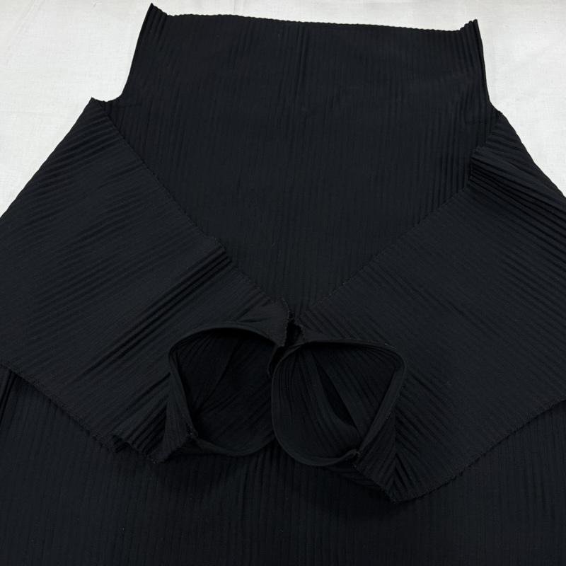 イッセイミヤケ ISSEY MIYAKE カットソー 長袖 me A-POC 長袖 ハイネック プリーツ カットソー MI72KK168 日本製 - 無地 黒 / ブラック / black レディース USED 古着 中古 50164255