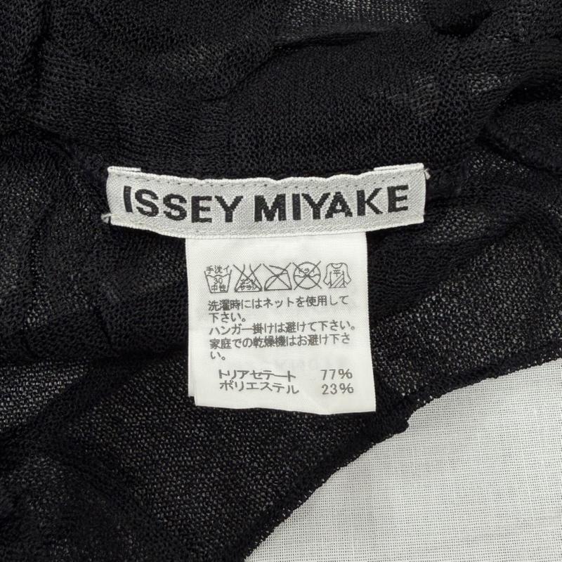 イッセイミヤケ ISSEY MIYAKE カットソー 半袖 エンボス加工 デザイン カットソー 変形 シアー ニット チュニック IM23KN015 日本製 2 無地 黒 / ブラック / black レディース USED 古着 中古 50164316