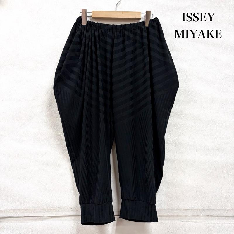 イッセイミヤケ ISSEY MIYAKE パンツ サルエルパンツ ストライプ サルエルパンツ イージーパンツ ウエストゴム IM41JF522 日本製 2 ストライプ 黒 / ブラック / black レディース USED 古着 中古 50164322