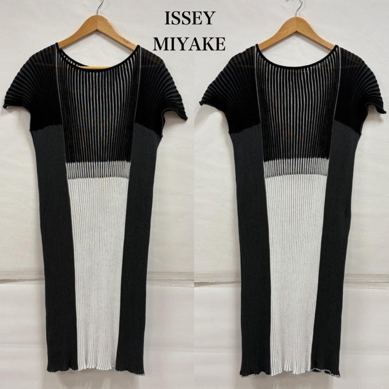 イッセイミヤケ ISSEY MIYAKE ワンピース ロングスカート 半袖 プリーツ デザイン ロング ワンピース IM52KH502 日本製 2 白 / ホワイト / white X 黒 / ブラック / black X 灰 / グレー / gray レディース USED 古着 中古 50164330