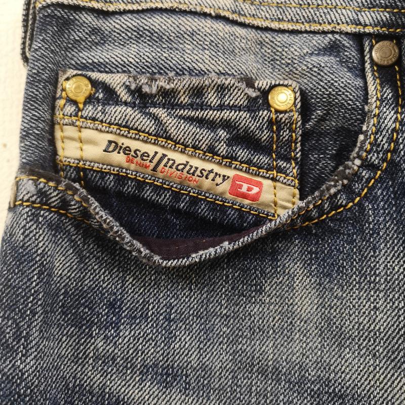 ディーゼル DIESEL パンツ デニム、ジーンズ ウォッシュ加工 ダメージ加工 コインポケット フレア 00E7040M002 28インチ インディゴ / インディゴ / Indigo メンズ USED 古着 中古 50164367