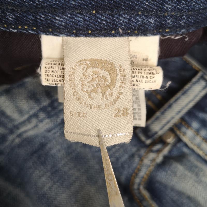 ディーゼル DIESEL パンツ デニム、ジーンズ ウォッシュ加工 ダメージ加工 コインポケット フレア 00E7040M002 28インチ インディゴ / インディゴ / Indigo メンズ USED 古着 中古 50164367