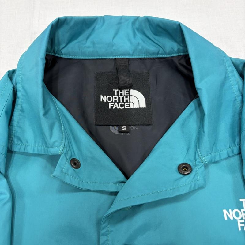 ザノースフェイス THE NORTH FACE ジャケット、上着 ジャンパー、ブルゾン NP22030 コーチジャケット ナイロン ロゴ プリント ワッペン ブルゾン S ロゴ、文字 X プリント X 刺繍 水色 / ライトブルー / X 黒 / ブラック / black X 白 / ホワイト / white メンズ USED 古着 中古 50164385