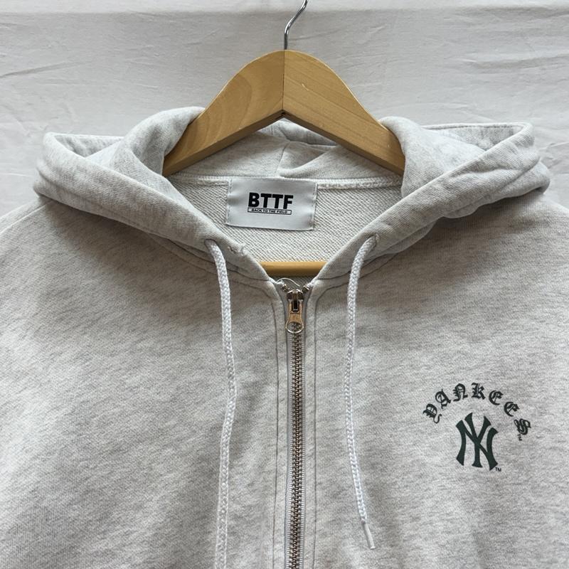 古着 USED パーカー 長袖 BTTF BACK TO THE FIELD ヤンキース MLB ショート丈 ジップ パーカー フーディ FREE レディース USED 古着 中古 50164405