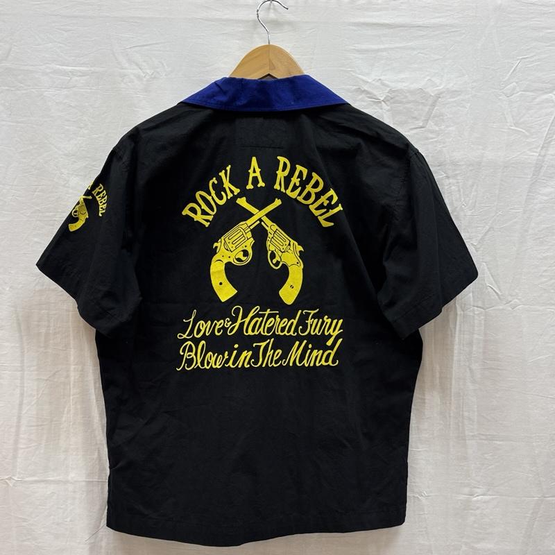 古着 USED シャツ、ブラウス 半袖 VACATION ROCK A REBEL 二丁拳銃 フェルトプリント イタリアンカラー 半袖 シャツ - 黒 / ブラック / black X 青 / ブルー / blue メンズ USED 古着 中古 50164427