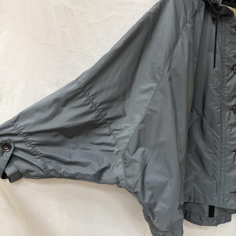 バーバリー BURBERRY ジャケット、上着 ジャンパー、ブルゾン BURBERRY BRIT ドルマンスリーブ ナイロンフーデッドジャンパー dusty blue M M 無地 水色 / ライトブルー / レディース USED 古着 中古 50164437