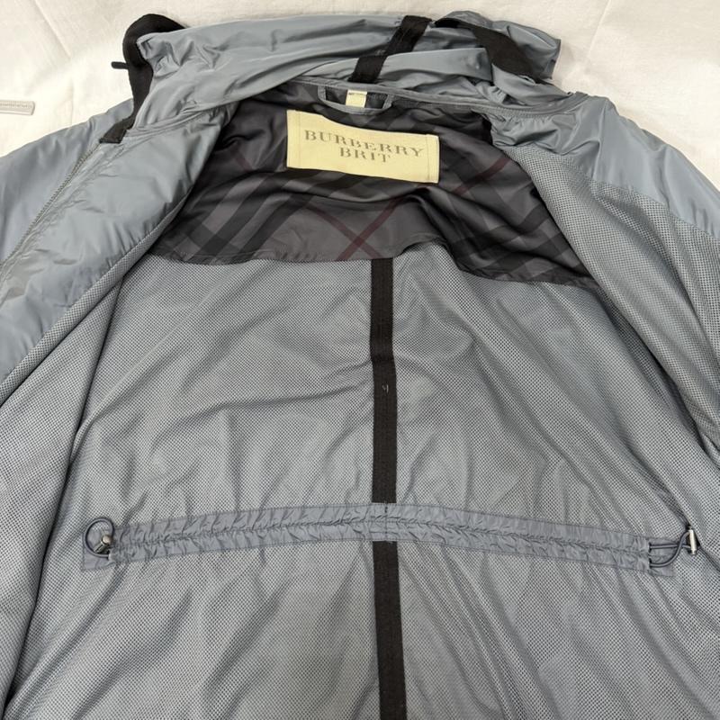 バーバリー BURBERRY ジャケット、上着 ジャンパー、ブルゾン BURBERRY BRIT ドルマンスリーブ ナイロンフーデッドジャンパー dusty blue M M 無地 水色 / ライトブルー / レディース USED 古着 中古 50164437