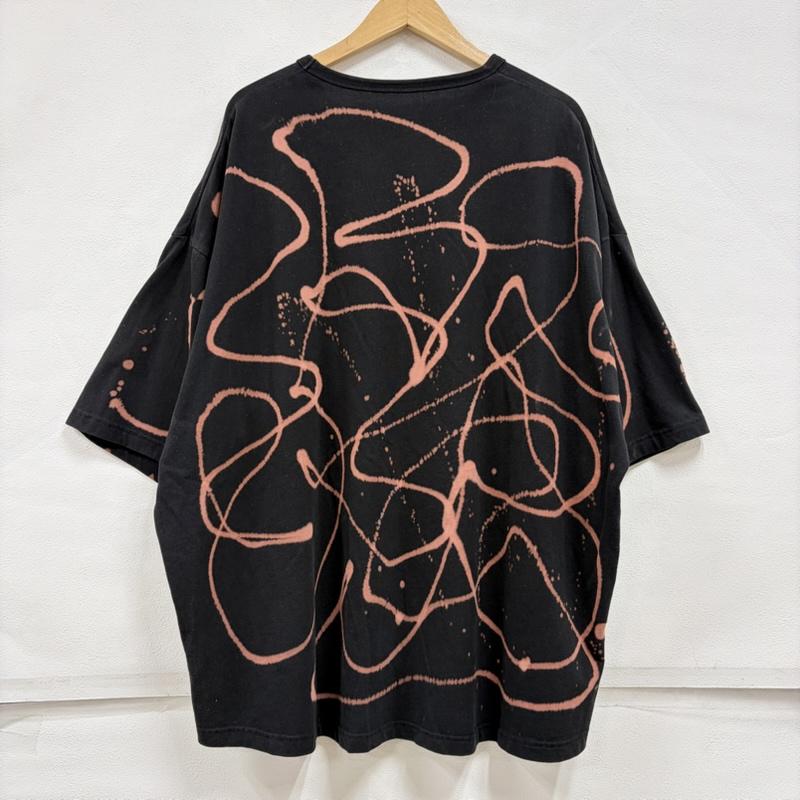 タイトブース TIGHTBOOTH Tシャツ 半袖 22ss 半袖 ボックスシルエット プリント ポケット ロゴ Tシャツ ブリーチ オーバーサイズ XL ロゴ、文字 X プリント 黒 / ブラック / black X 茶 / ブラウン / brown メンズ USED 古着 中古 50164448