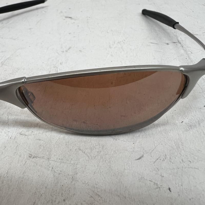 オークリー OAKLEY めがね・サングラス サングラス Wiretap ワイヤータップ メタルフレーム サングラス - 銀 / シルバー / silver color X 茶 / ブラウン / brown メンズ USED 古着 中古 50164494