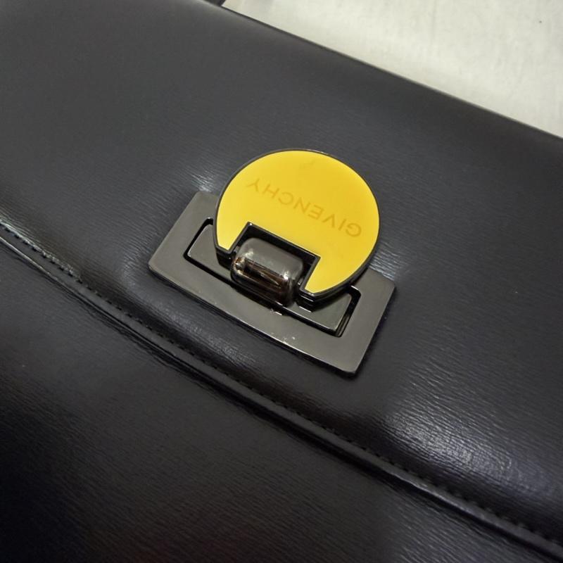 ジバンシィ GIVENCHY ショルダーバッグ ショルダーバッグ フォーマル バッグ black ショルダー ハンド 2way bag - ロゴ、文字 黒 / ブラック / black レディース USED 古着 中古 50164668