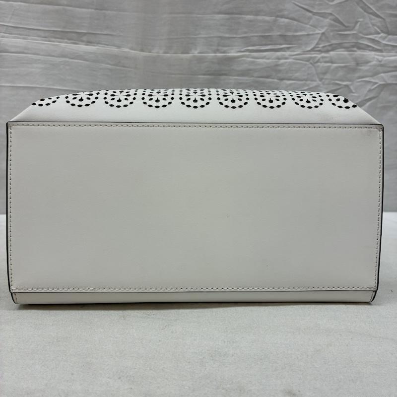 フルラ FURLA トートバッグ トートバッグ サリー フラワー パンチング トートバッグ 花柄 カットワーク レザー チャーム付き - レディース USED 古着 中古 50164679