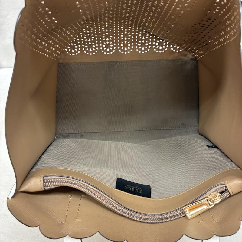 フルラ FURLA トートバッグ トートバッグ サリー フラワー パンチング トートバッグ 花柄 カットワーク レザー チャーム付き - レディース USED 古着 中古 50164679