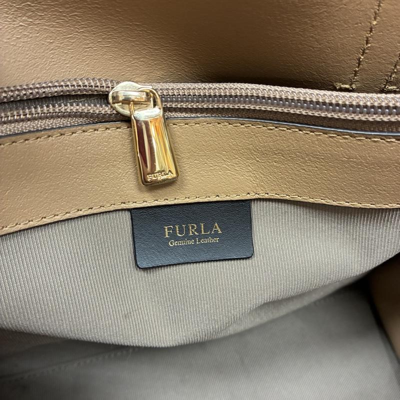 フルラ FURLA トートバッグ トートバッグ サリー フラワー パンチング トートバッグ 花柄 カットワーク レザー チャーム付き - レディース USED 古着 中古 50164679