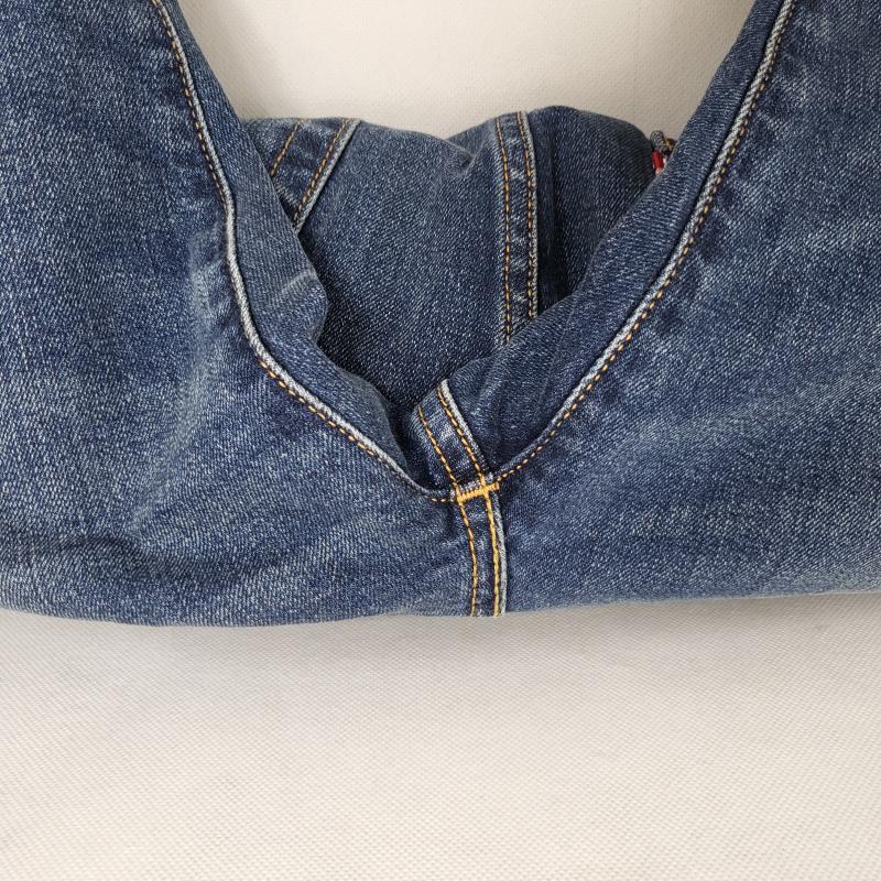 リーバイス Levi s パンツ デニム、ジーンズ PREMIUM 150周年 S110782 W31L32 31インチ 青 / ブルー / blue メンズ USED 古着 中古 50164797