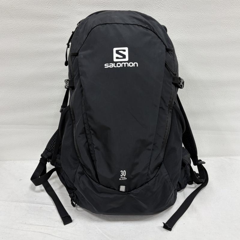 サロモン SALOMON リュックサック、デイパック リュックサック、デイバッグ TRAIL BLAZER トレイルブレイザー 30 バックパック リュック ロゴ ナイロン 多機能 アウトドア - ワンポイント X ロゴ、文字 X プリント 黒 / ブラック / black X 白 / ホワイト / white メンズ USED 古着 中古 50164858