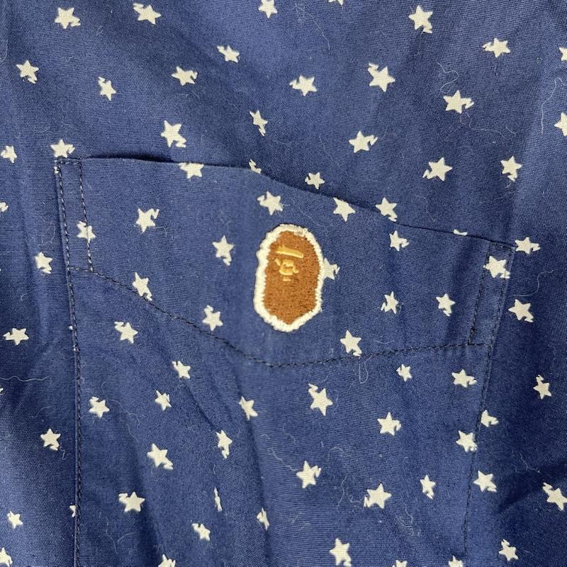 アベイシングエイプ A BATHING APE シャツ、ブラウス 半袖 日本製 エイプヘッド 刺繍 スター 星 柄 総柄 ボタンダウン シャツ M 紺 / ネイビー / navy メンズ USED 古着 中古 50165031