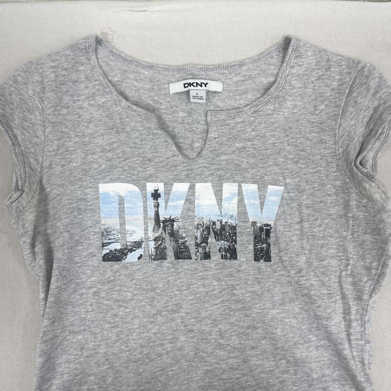 ディーケーエヌワイ DKNY Tシャツ 半袖 00s 自由の女神 ロゴ プリント Vネック Tシャツ カットソー y2k L 灰 / グレー / gray レディース USED 古着 中古 50165161