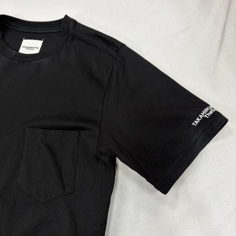 タカヒロ ミヤシタ ザ ソロイスト TAKAHIRO MIYASHITA The SoloIst. Tシャツ 半袖 半袖 メッセージ プリント ポケット Tシャツ 46 ワンポイント X ロゴ、文字 X プリント 黒 / ブラック / black X 白 / ホワイト / white メンズ USED 古着 中古 50165164