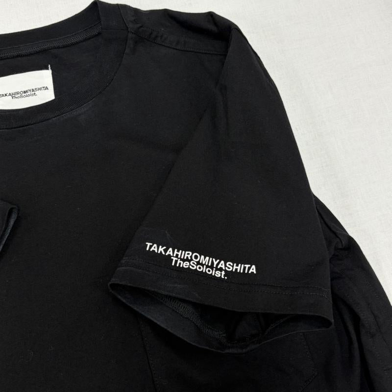 タカヒロ ミヤシタ ザ ソロイスト TAKAHIRO MIYASHITA The SoloIst. Tシャツ 半袖 半袖 メッセージ プリント ポケット Tシャツ 46 ワンポイント X ロゴ、文字 X プリント 黒 / ブラック / black X 白 / ホワイト / white メンズ USED 古着 中古 50165164