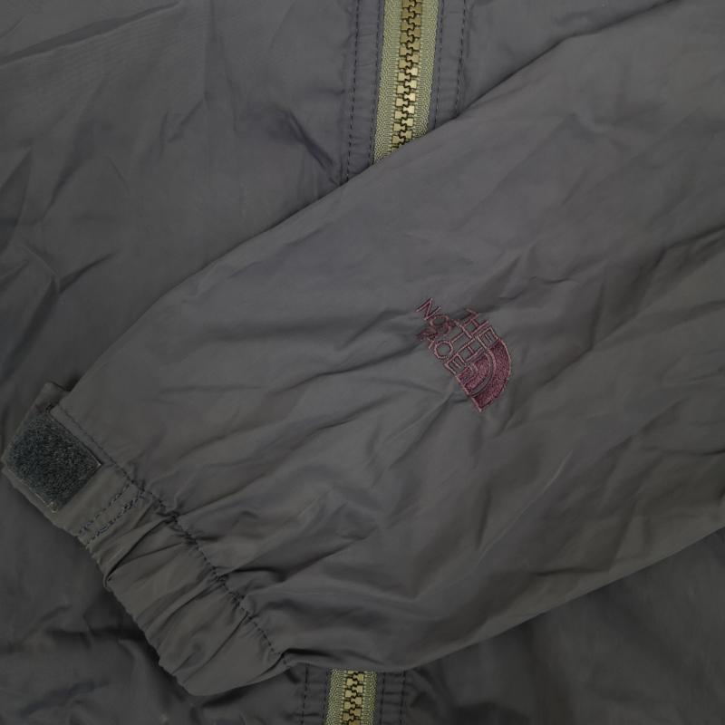 ザノースフェイス THE NORTH FACE ジャケット、上着 ジャンパー、ブルゾン パッカブル 撥水 ワンポイント刺繍 マジックテープ ドローコード マウンテンパーカー ナイロンジャケット 紫 / パープル / purple メンズ USED 古着 中古 50165176