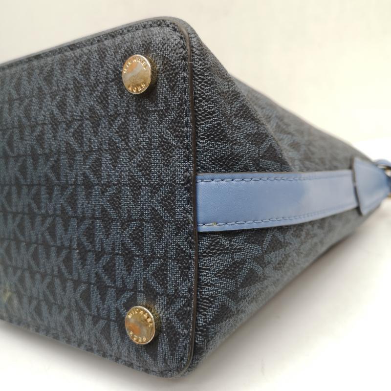 マイケルコース MICHAEL KORS ショルダーバッグ ショルダーバッグ 35F8GKFM1V Kimberly Small Bucket Bag キンバリー スモール バケット バッグ レザー チャームあり 青 / ブルー / blue レディース USED 古着 中古 50165216