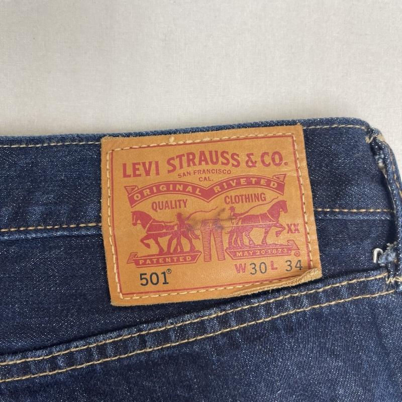 リーバイス Levi s パンツ デニム、ジーンズ 501 ボタンフライ ストレート デニム パンツ ジーンズ 00501-1484 30インチ インディゴ / インディゴ / Indigo レディース USED 古着 中古 50165249