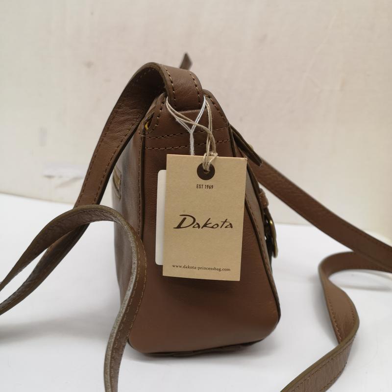 ダコタ Dakota ショルダーバッグ ショルダーバッグ キューブ レザー ショルダーバッグ 1030300 - 茶 / ブラウン / brown レディース USED 古着 中古 50165338