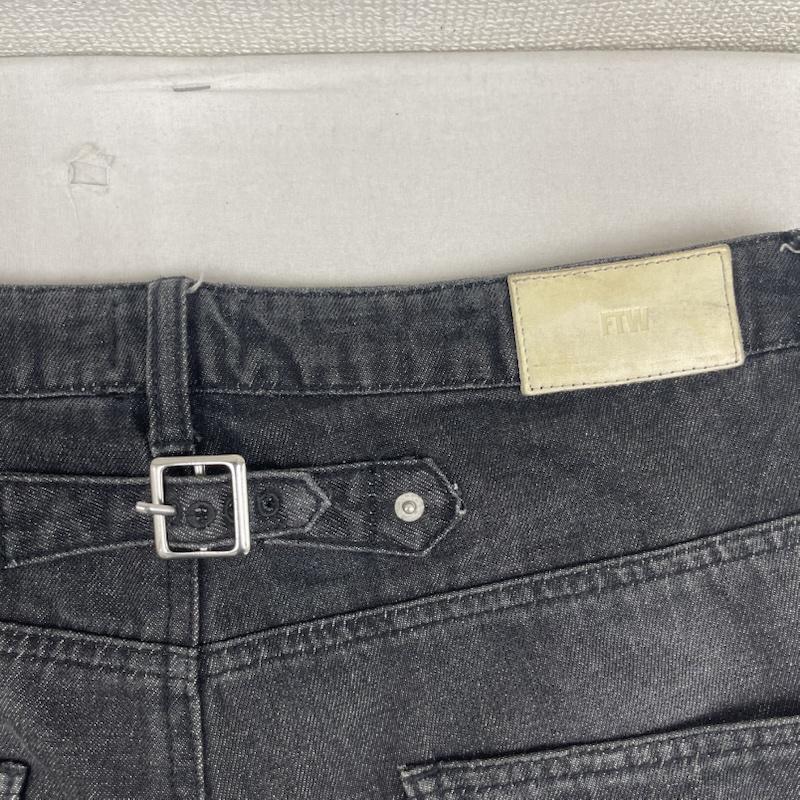 古着 USED パンツ デニム、ジーンズ FTW DOUBLE KNEE DENIM PANTS ビッグシルエット パンツ ft001052bw L ダークグレー / ダークグレー / メンズ USED 古着 中古 50165402