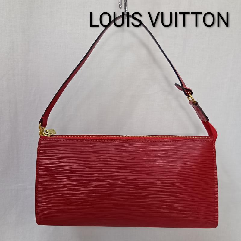 ルイヴィトン LOUIS VUITTON ハンドバッグ ハンドバッグ エピ アクセサリーポーチ ポシェット アクセソワール カスティリアンレッド レザー AR1919 - 無地 X ロゴ、文字 赤 / レッド / red レディース USED 古着 中古 50165419