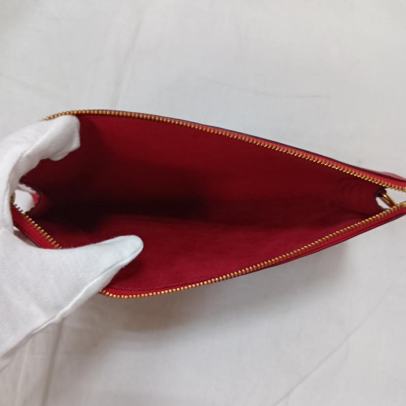 ルイヴィトン LOUIS VUITTON ハンドバッグ ハンドバッグ エピ アクセサリーポーチ ポシェット アクセソワール カスティリアンレッド レザー AR1919 - 無地 X ロゴ、文字 赤 / レッド / red レディース USED 古着 中古 50165419