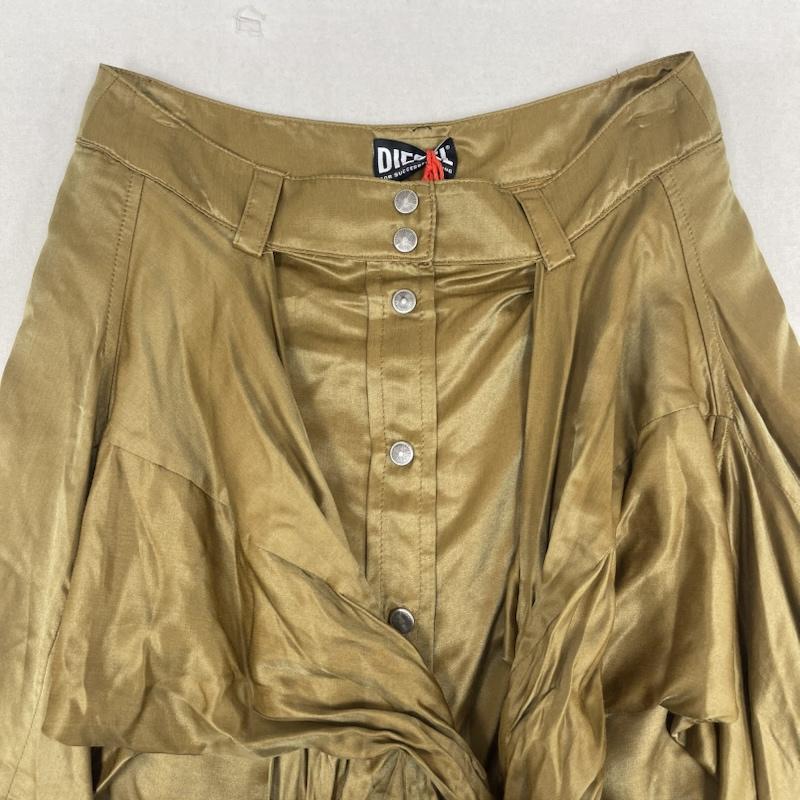 ディーゼル DIESEL スカート ひざ丈スカート オーバルDメタル ロゴ シルク混 サテン スカート シャツ O-SUZ XS 金 / ゴールド / gold color レディース USED 古着 中古 50165450