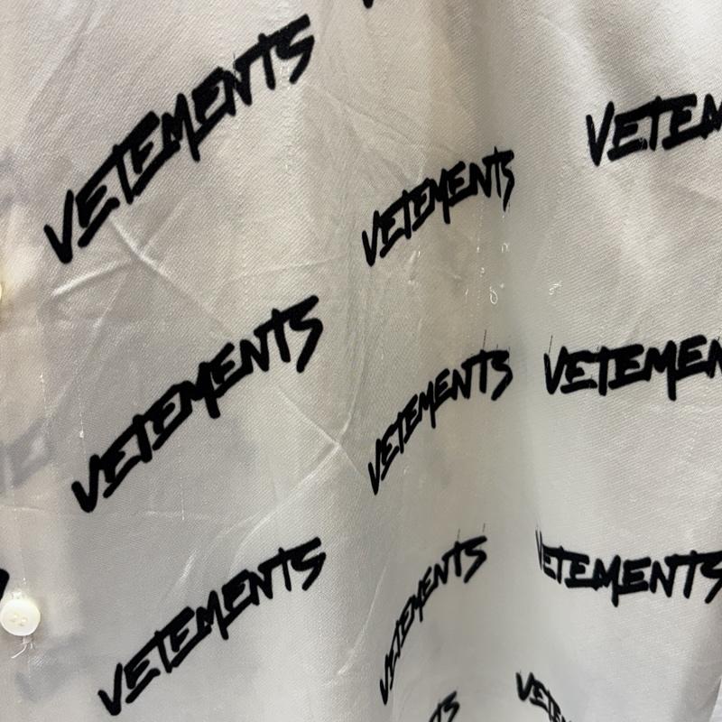 ヴェトモン VETEMENTS シャツ、ブラウス 半袖 UE52SH260B ロゴ 総柄 ナイロン オーバーサイズ 半袖 シャツ S 白 / ホワイト / white X 黒 / ブラック / black メンズ USED 古着 中古 50165458