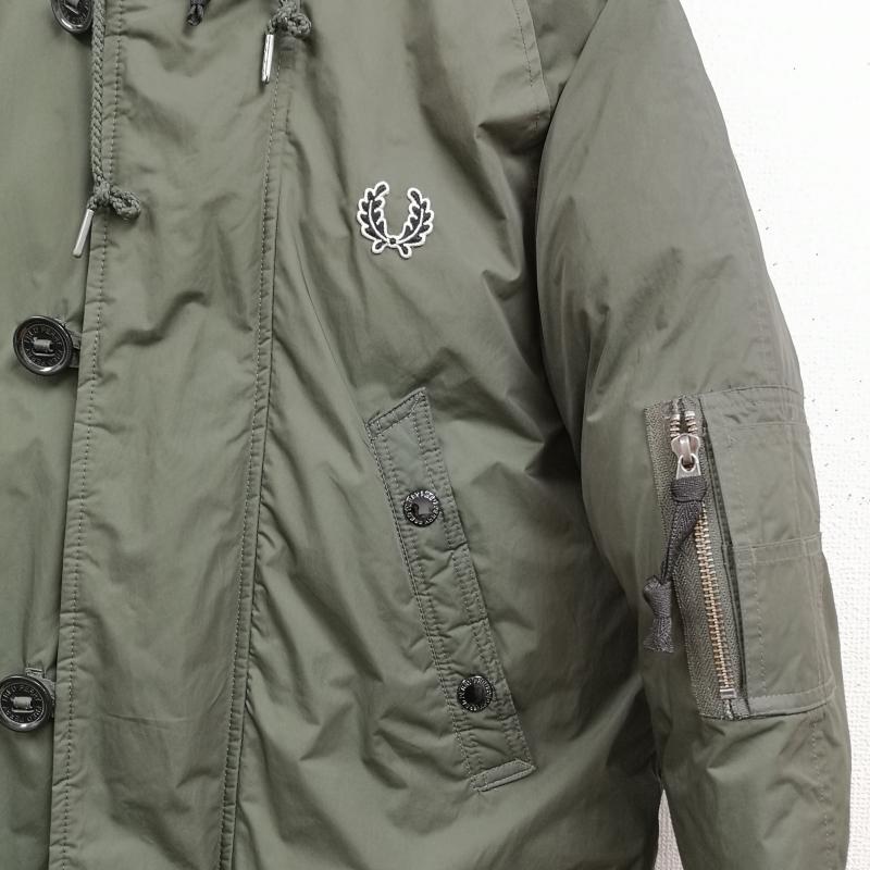 フレッドペリー FRED PERRY ジャケット、上着 ダウンジャケット 月桂樹 ローレルリース フェイクファー 撥水 N-3B ミリタリー モッズコート ダウンジャケット J4237 S カーキ / カーキ / khaki メンズ USED 古着 中古 50165483