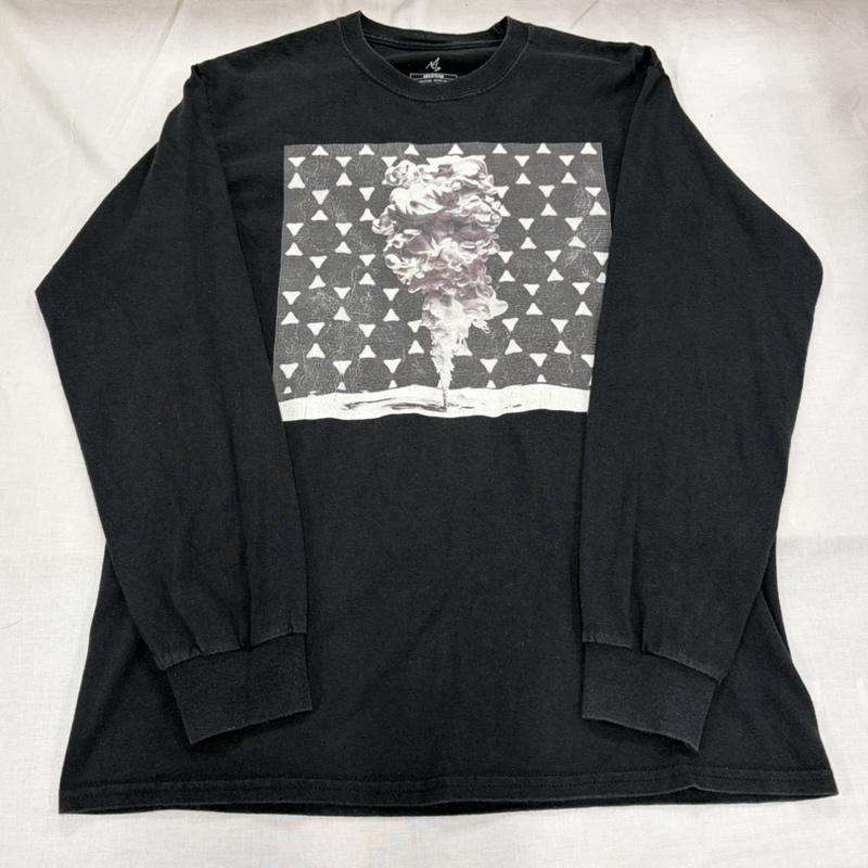 古着 USED Tシャツ 長袖 MASSES マシス 長袖 Tシャツ ロンT フォト グラフィック プリント 梅川良満 M ロゴ、文字 X プリント 黒 / ブラック / black X 白 / ホワイト / white メンズ USED 古着 中古 50165516