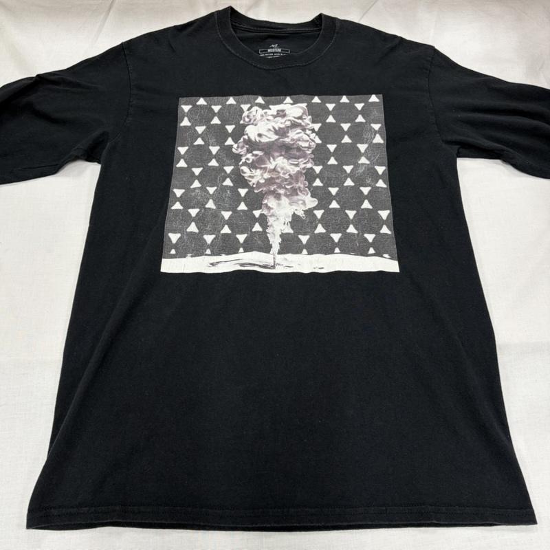 古着 USED Tシャツ 長袖 MASSES マシス 長袖 Tシャツ ロンT フォト グラフィック プリント 梅川良満 M ロゴ、文字 X プリント 黒 / ブラック / black X 白 / ホワイト / white メンズ USED 古着 中古 50165516
