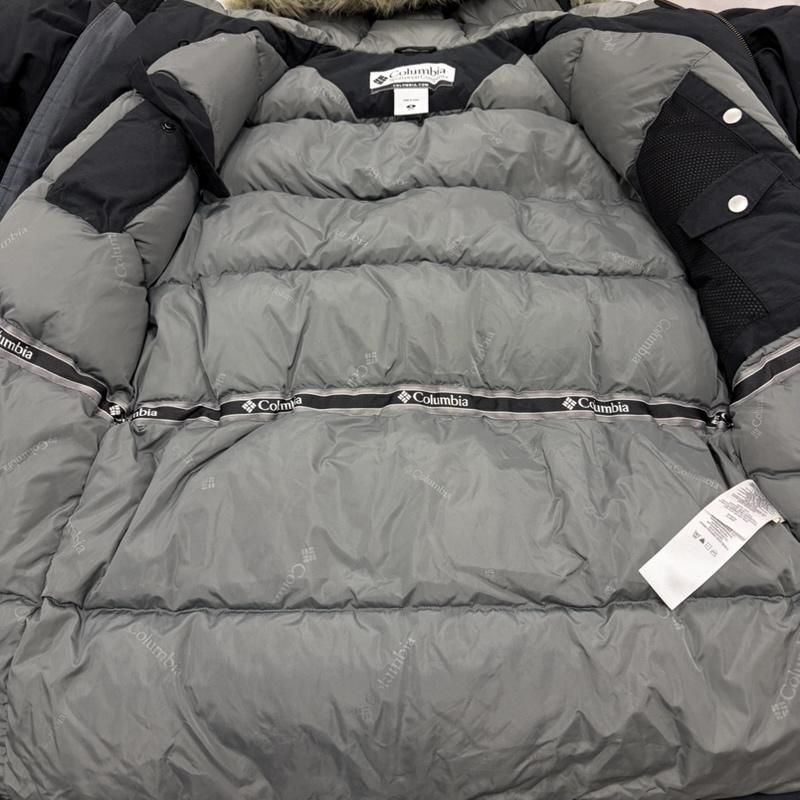 コロンビア Columbia ジャケット、上着 ダウンジャケット ダウンジャケット フード ファー 厚手 防寒 中綿 ジップアップ ロゴ 刺繍 アイスウインドパーカー F04 SM5075 S ワンポイント X ロゴ、文字 X 刺繍 黒 / ブラック / black メンズ USED 古着 中古 50165568