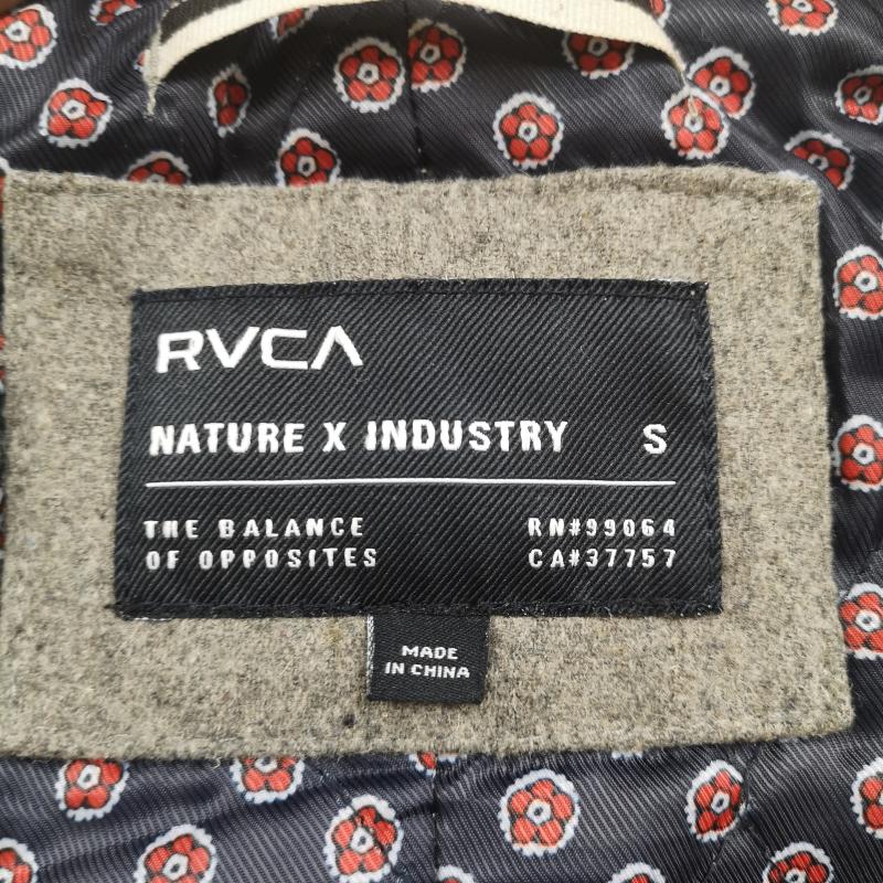 ルーカ RVCA コート コート一般 トグルボタン ハイネック 花柄 フラワー ダッフルコート AD042-759 S 灰 / グレー / gray メンズ USED 古着 中古 50165589