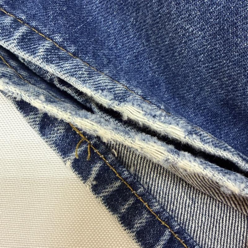 リーバイス Levi s パンツ デニム、ジーンズ 501 ストレートデニム 米国製 553 0700 31インチ 無地 青 / ブルー / blue メンズ USED 古着 中古 50165680