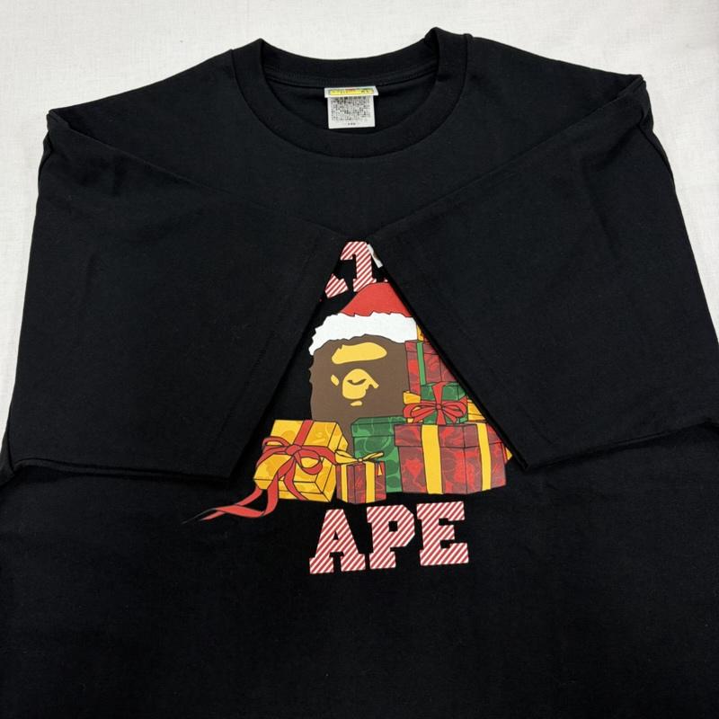 アベイシングエイプ A BATHING APE Tシャツ 半袖 クリスマス コレクション ホリデー 半袖 プリント Tシャツ サンタ プレゼント ロゴ XL ロゴ、文字 X プリント 黒 / ブラック / black X マルチカラー / マルチカラー / multicolor メンズ USED 古着 中古 50165685
