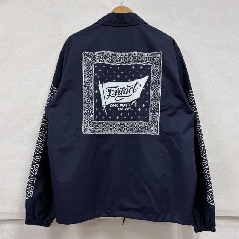 古着 USED ジャケット、上着 ジャケット、ブレザー EVILACT イーブルアクト バンダナ ロゴ プリント ナイロン コーチジャケット GOODSPEED L ロゴ、文字 X プリント 紺 / ネイビー / navy X 白 / ホワイト / white X 黒 / ブラック / black メンズ USED 古着 中古 50165732