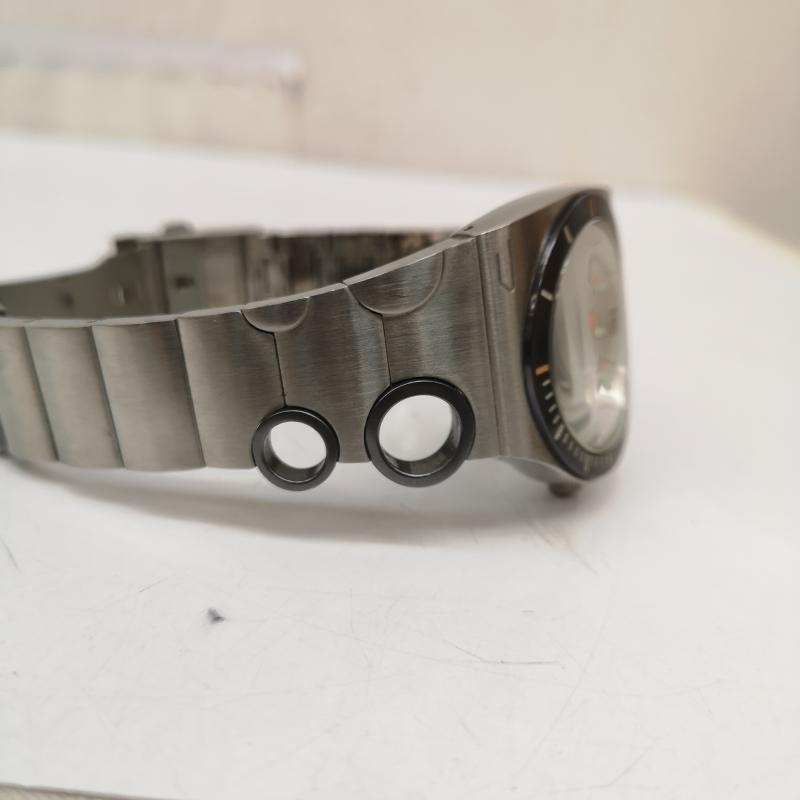 ディーゼル DIESEL 腕時計 アナログ（クォーツ式） 00s DZ-4058 左右非対称 変形デザイン フルステンレス スチール アナログ 腕時計 - 銀 / シルバー / silver color メンズ USED 古着 中古 50165733
