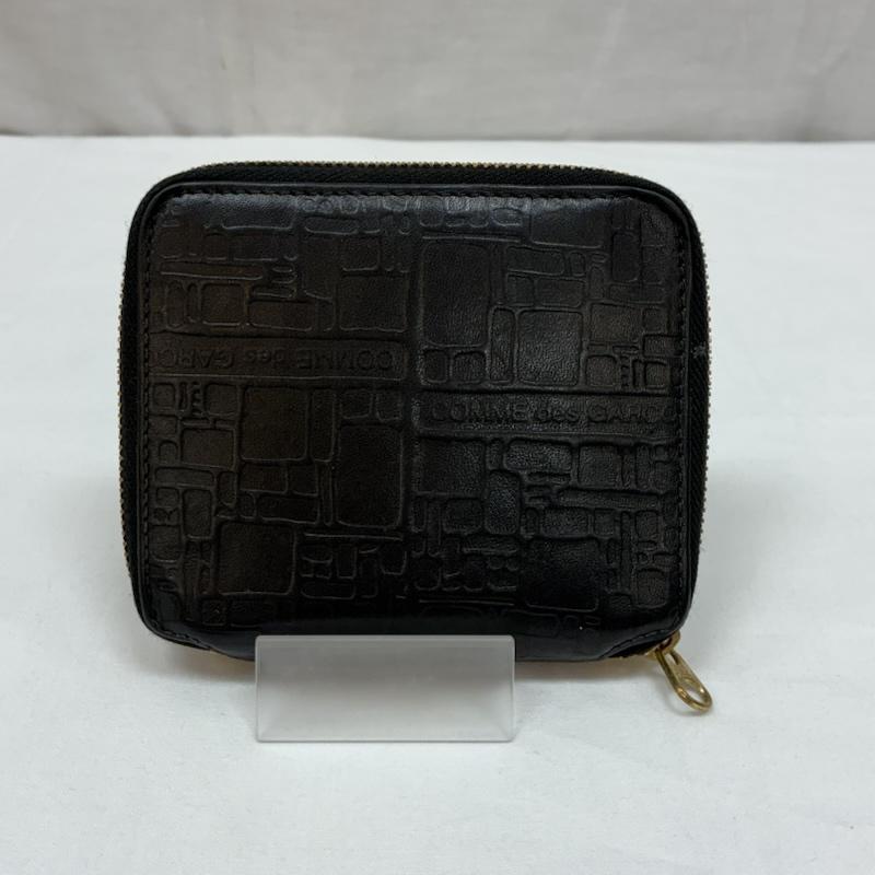 コムデギャルソン COMME des GARCONS 財布 コンパクト財布 SA2100EL EMBOSSED LOGO TYPE エンボス ロゴ 型押し ラウンドジップ 二つ折り レザー 財布 - メンズ USED 古着 中古 50165812