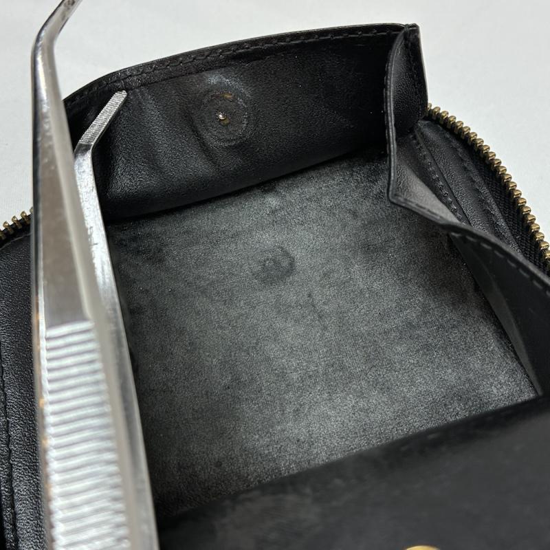 コムデギャルソン COMME des GARCONS 財布 コンパクト財布 SA2100EL EMBOSSED LOGO TYPE エンボス ロゴ 型押し ラウンドジップ 二つ折り レザー 財布 - メンズ USED 古着 中古 50165812