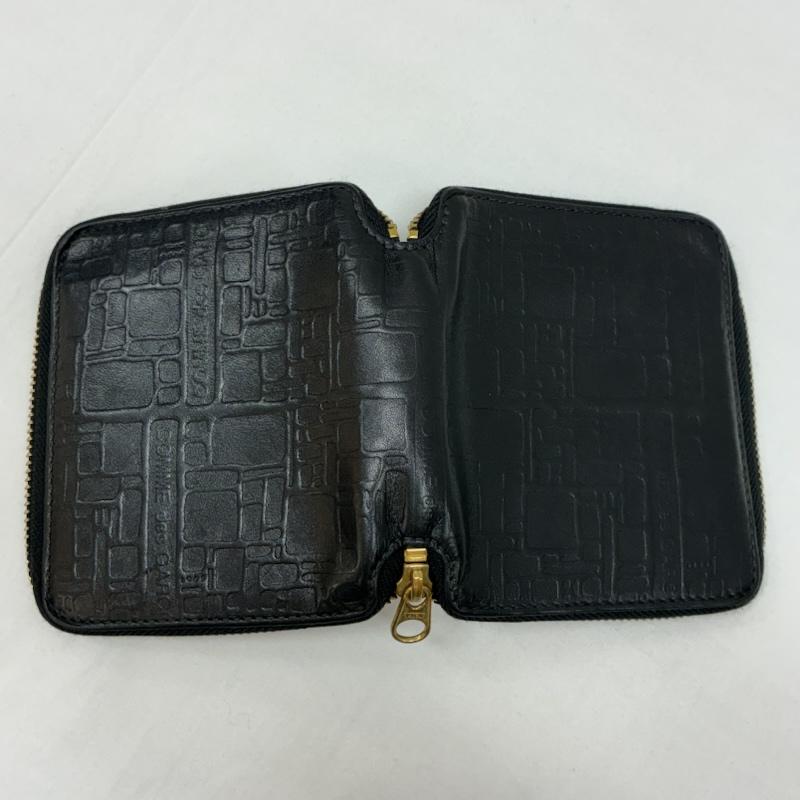 コムデギャルソン COMME des GARCONS 財布 コンパクト財布 SA2100EL EMBOSSED LOGO TYPE エンボス ロゴ 型押し ラウンドジップ 二つ折り レザー 財布 - メンズ USED 古着 中古 50165812