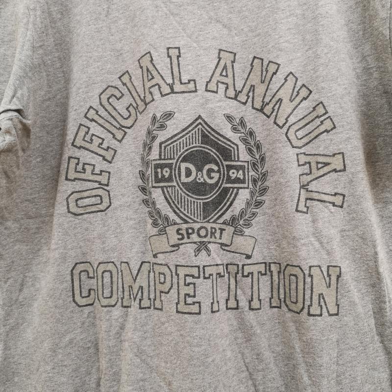 ドルチェアンドガッバーナ DOLCE&GABBANA Tシャツ 半袖 カレッジ エンブレム アーチ状 プリント 月桂樹 ローレル 半袖 Tシャツ 灰 / グレー / gray メンズ USED 古着 中古 50165848