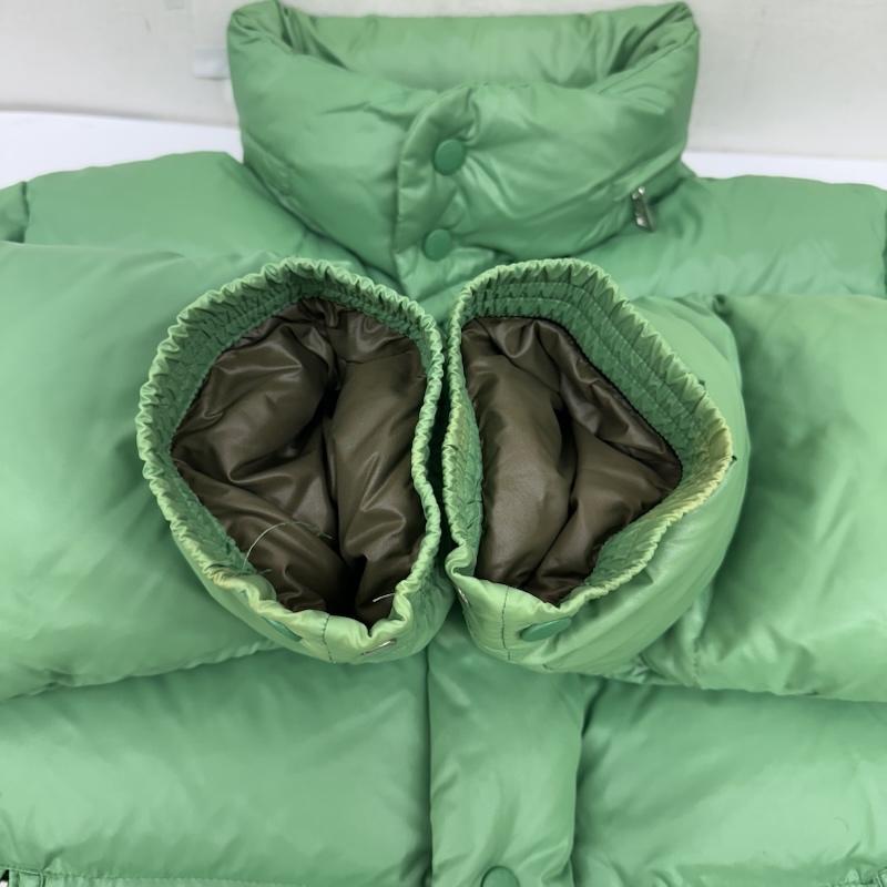 モンクレール MONCLER ジャケット、上着 ダウンジャケット EVEREST ダウン ジャケット 41310/50/68950 0 緑 / グリーン / green メンズ USED 古着 中古 50165931