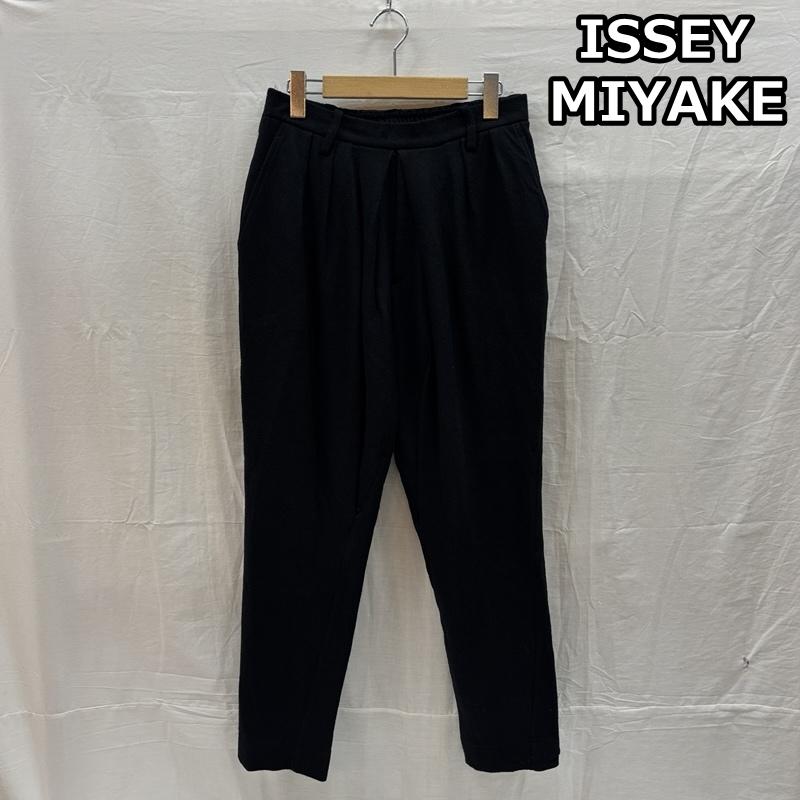 イッセイミヤケ ISSEY MIYAKE ボトムス ボトムス ME23JF466 ウール タック テーパード パンツ 1 黒 / ブラック / black メンズ USED 古着 中古 50165969